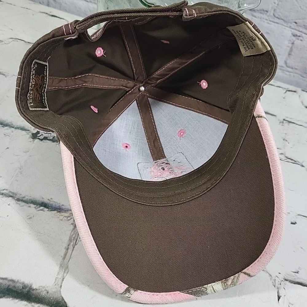 Legendary‎ Whitetails Hat Womens OSFM Brown Pink Camo Outdoor Hunting Cap Flaw